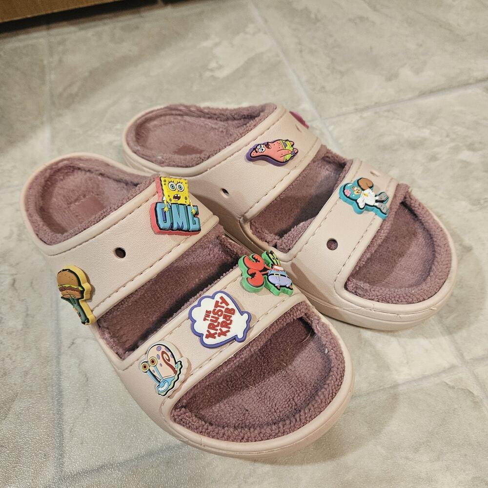 Crocs Classic Cozzzy Sandal SpongeBob SquarePants Goo Lagoon Pink Plush Womens 8